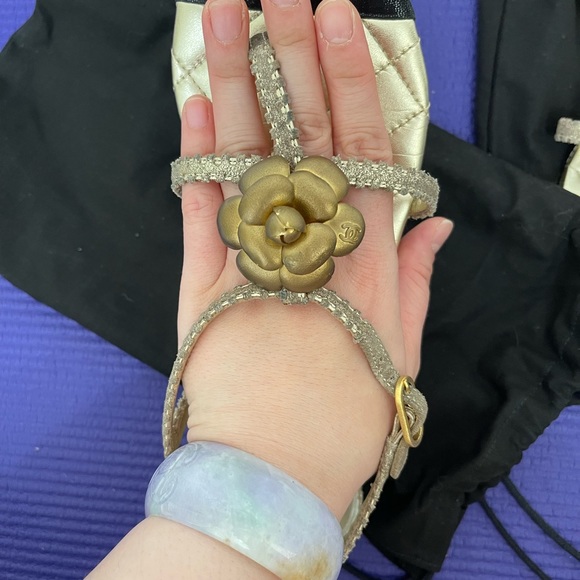 Chanel gold camellia sandals size 38.5 - Picture 12 of 14